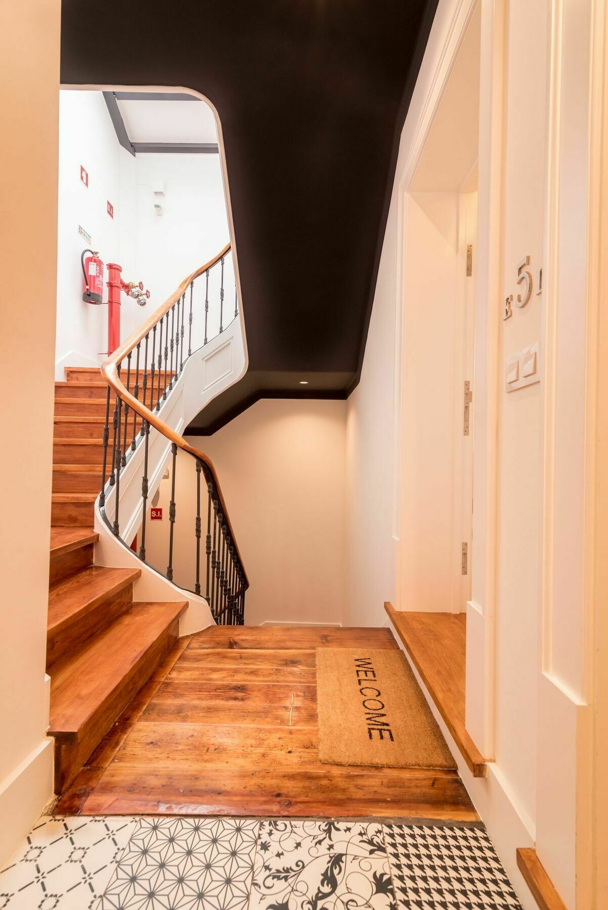 Santa Justa 77 - Downtown Luxury Apartments Лиссабон Экстерьер фото